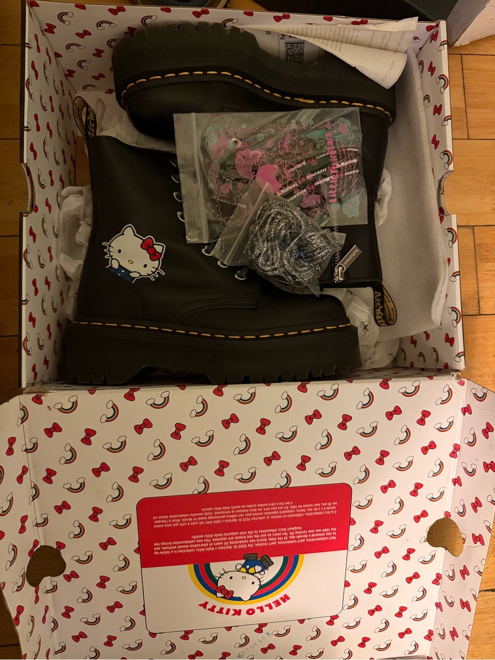 Dr. Martens x Hello Kitty Jadon Platform Boot UK3 US5